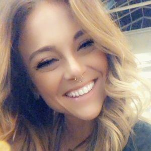 Meet your Posher, Casey